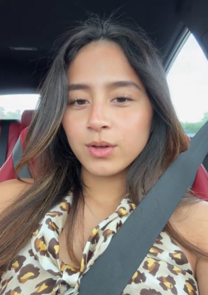 Filipinacita-in-a-car